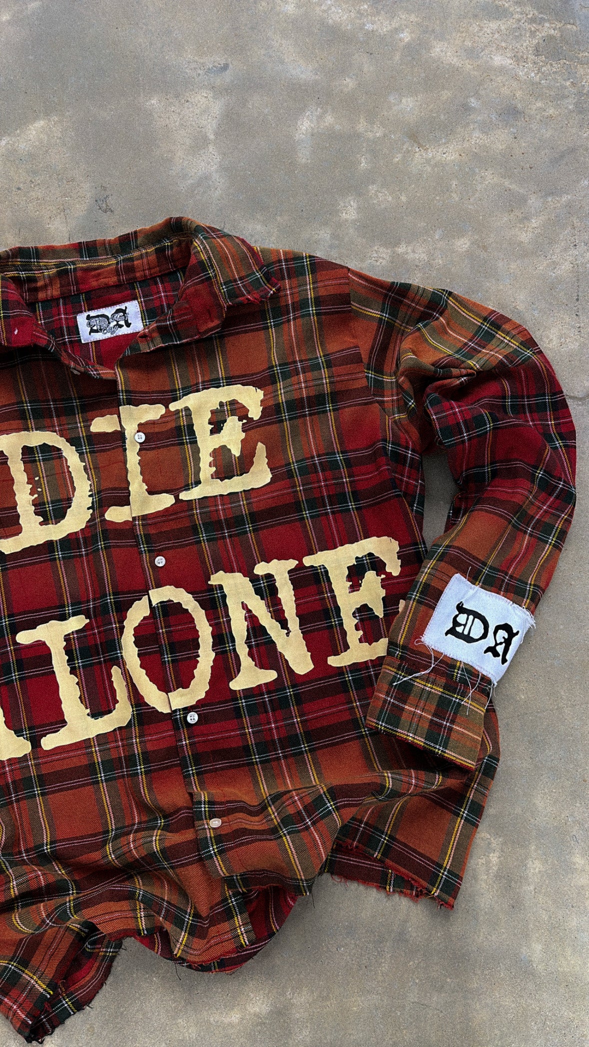 DIE ALONE “KAE” FLANNEL